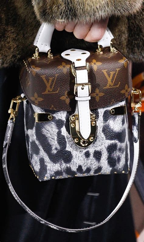 lv runway bag